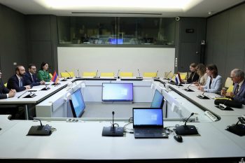 Глава МИД Армении обсудил с нидерландской коллегой мирный договор между Арменией и Азербайджаном